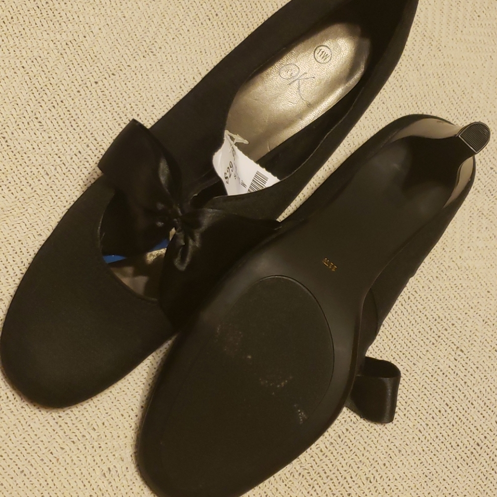 Shoes - Picture 3 of 3